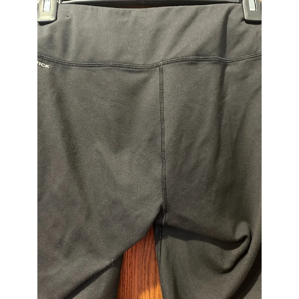 Women's Reebok pink and‎ black legging - Picture 3 of 4